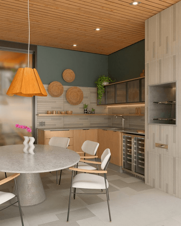 Cozinha externa em madeira com adega climatizada e prateleiras decorativas